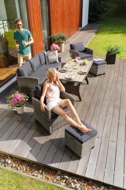 KONIFERA Gartenlounge-Set »Amsterdam« Set, 1x 3er Sofa, 1x 2 Sessel, 2x Hocker, 1xTisch 144,5x74x67cm,Polyrattan, 16 Stk. tlg. Stahl, Ablagefläche unter dem Tisch, Loungeset