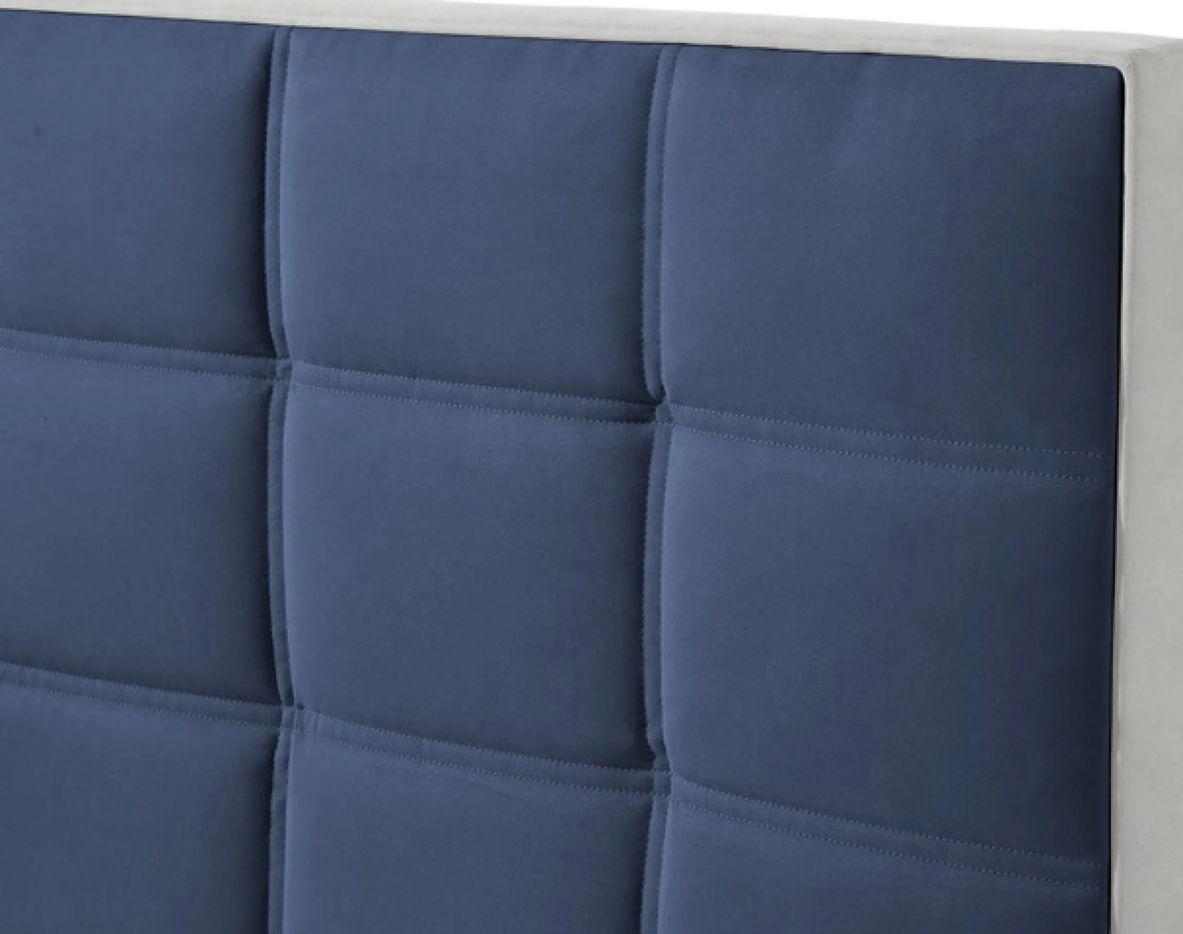 Maintal Boxspringbett mit Bettkasten und Topper