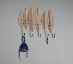 MIRRORS AND MORE Wandgarderobe »Alma« 1 Stk. tlg. Blatt-Design mit 5 Haken aus Metall
