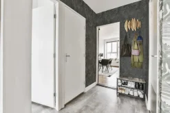 MIRRORS AND MORE Wandgarderobe »Alma« 1 Stk. tlg. Blatt-Design mit 5 Haken aus Metall