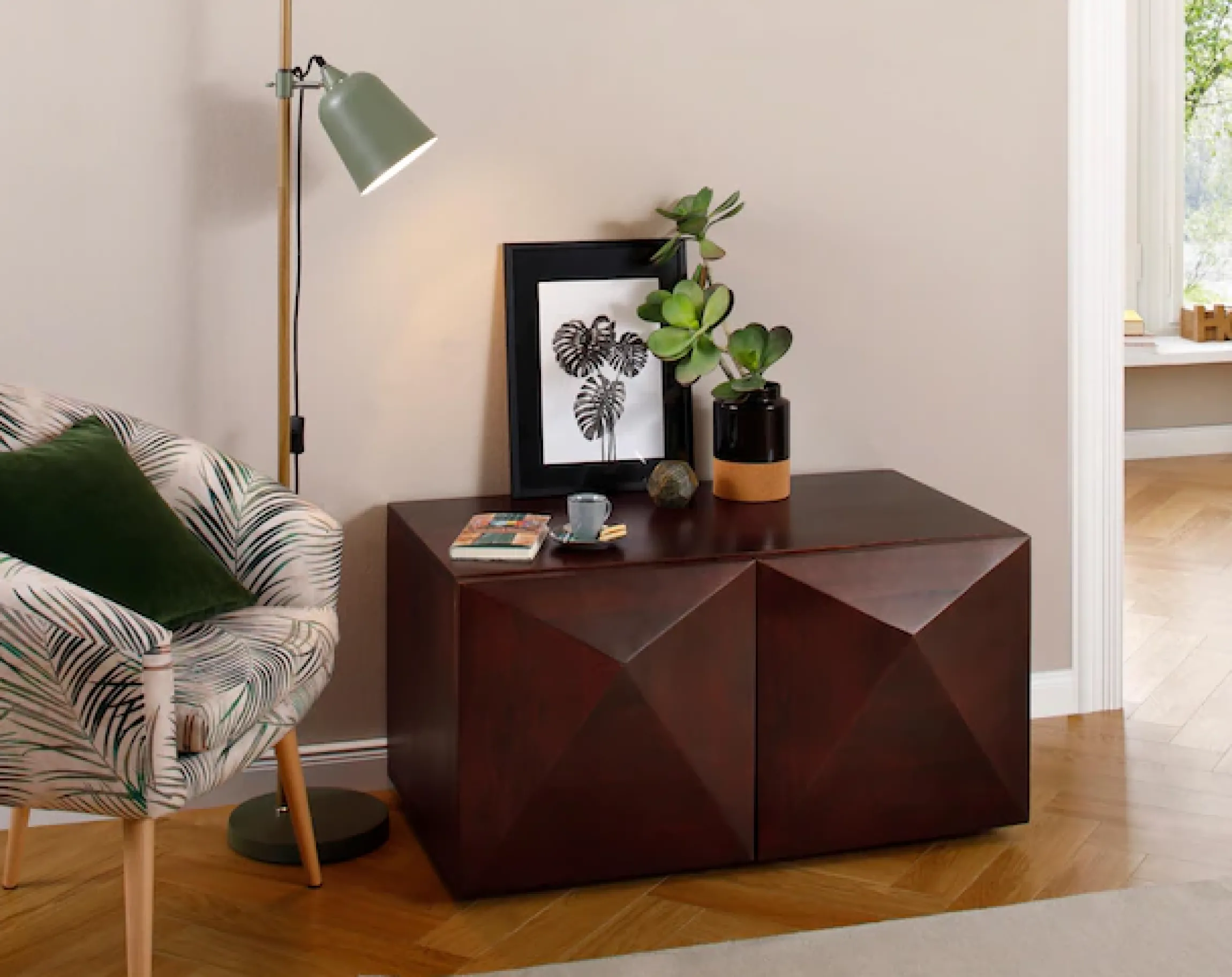 OTTO home Couchtisch »Diamond« aus massivem Mangoholz mit 3D-Optik auf den Außenseiten, Breite 90 cm