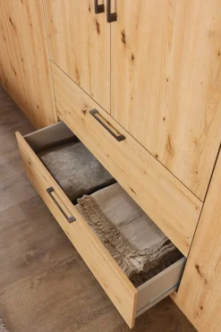 OTTO home Drehtürenschrank »Kleiderschrank Schrank Garderobe Wäscheschrank CHALLENGER« Breiten 181/226 cm, Höhen 197/210 cm,Metallgriffe in Graumetallic und geräumige Schubladen MADE IN GERMANY