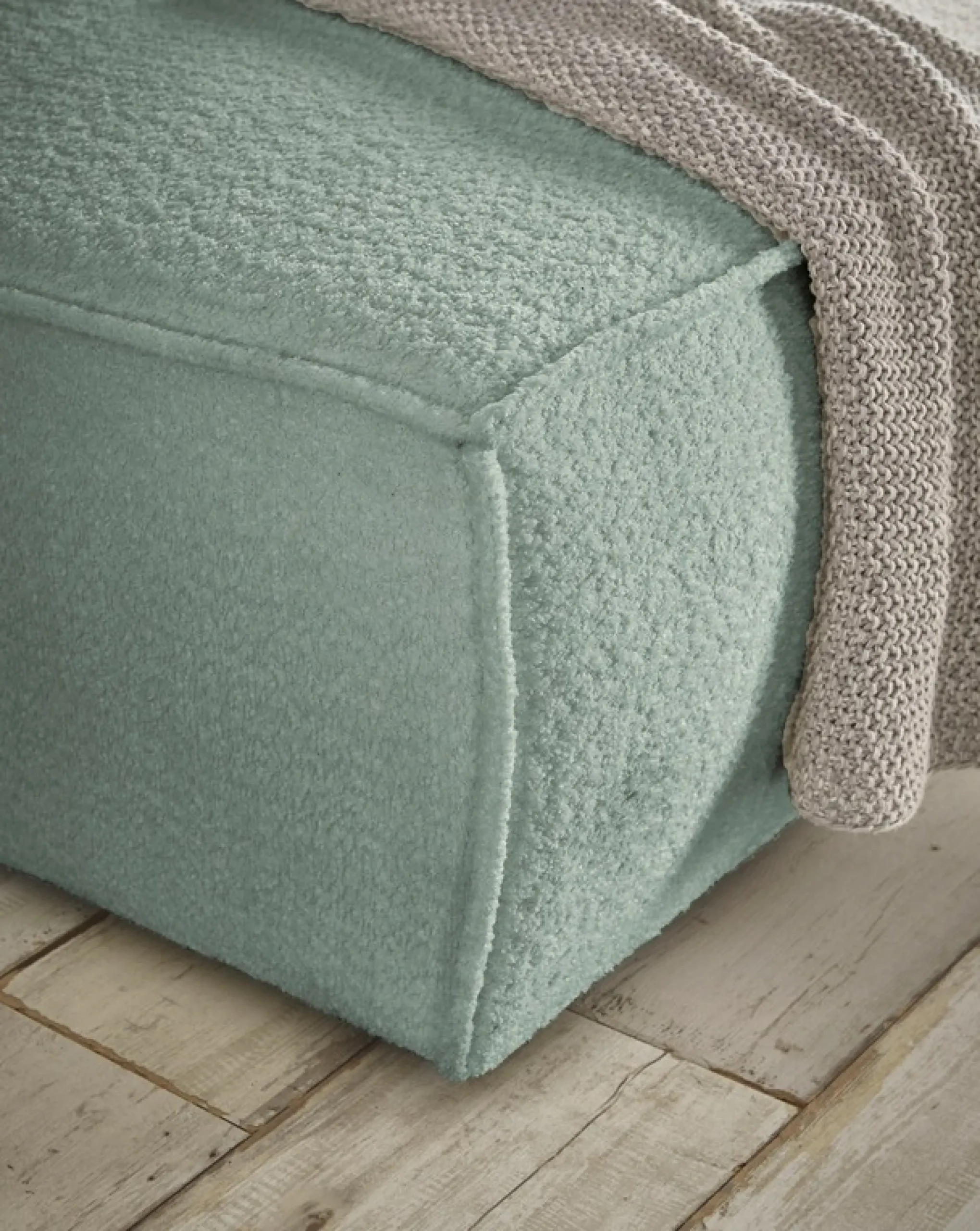 OTTO home Ecksofa »FINNLEY Bouclé, L-Form 257 cm, Schlafsofa« mit Bettkasten, in Bouclé, Struktur fein und Mega Cord