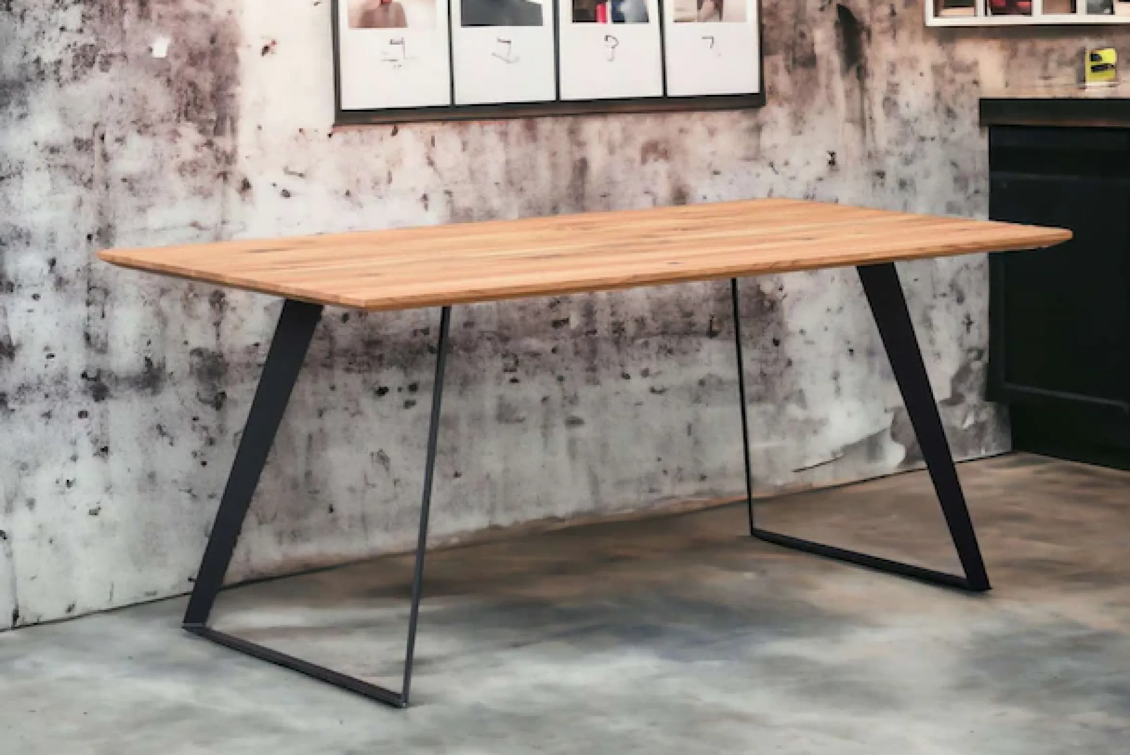 OTTO home Esstisch »Talwiese Küchentisch, U-Form Metallgestell, Wildeiche massiv geölt« Baum Kante oder Schweizer Kante, erhältlich in 3 Größen und 2 Farben