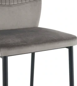 OTTO home Esszimmerstuhl »Nora« (Set) 4 Stk.moderne Samtstühle mit Kontrastnähten und schwarzem Metallgestell