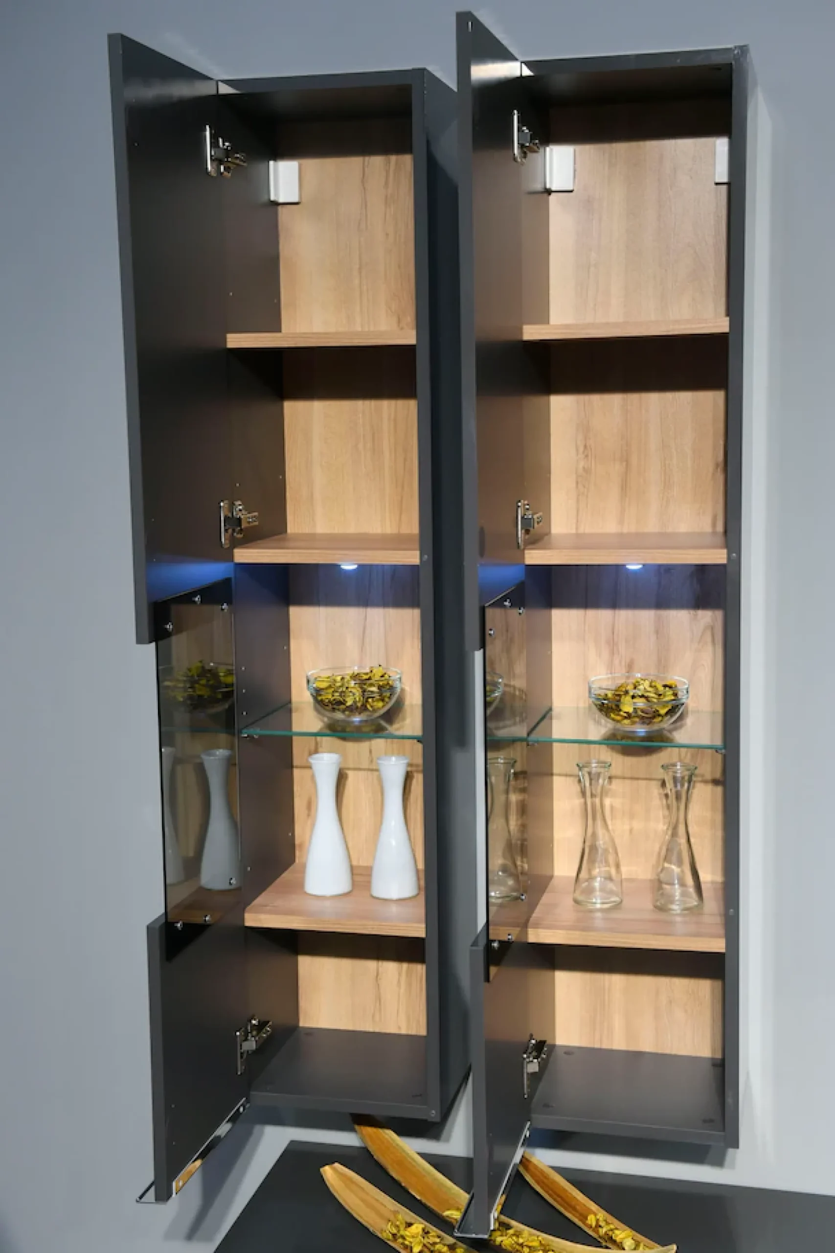 OTTO home Glasvitrine »Onyx« hochwertig UV lackiert, mit Soft-Close-Funktion, Höhe 140cm