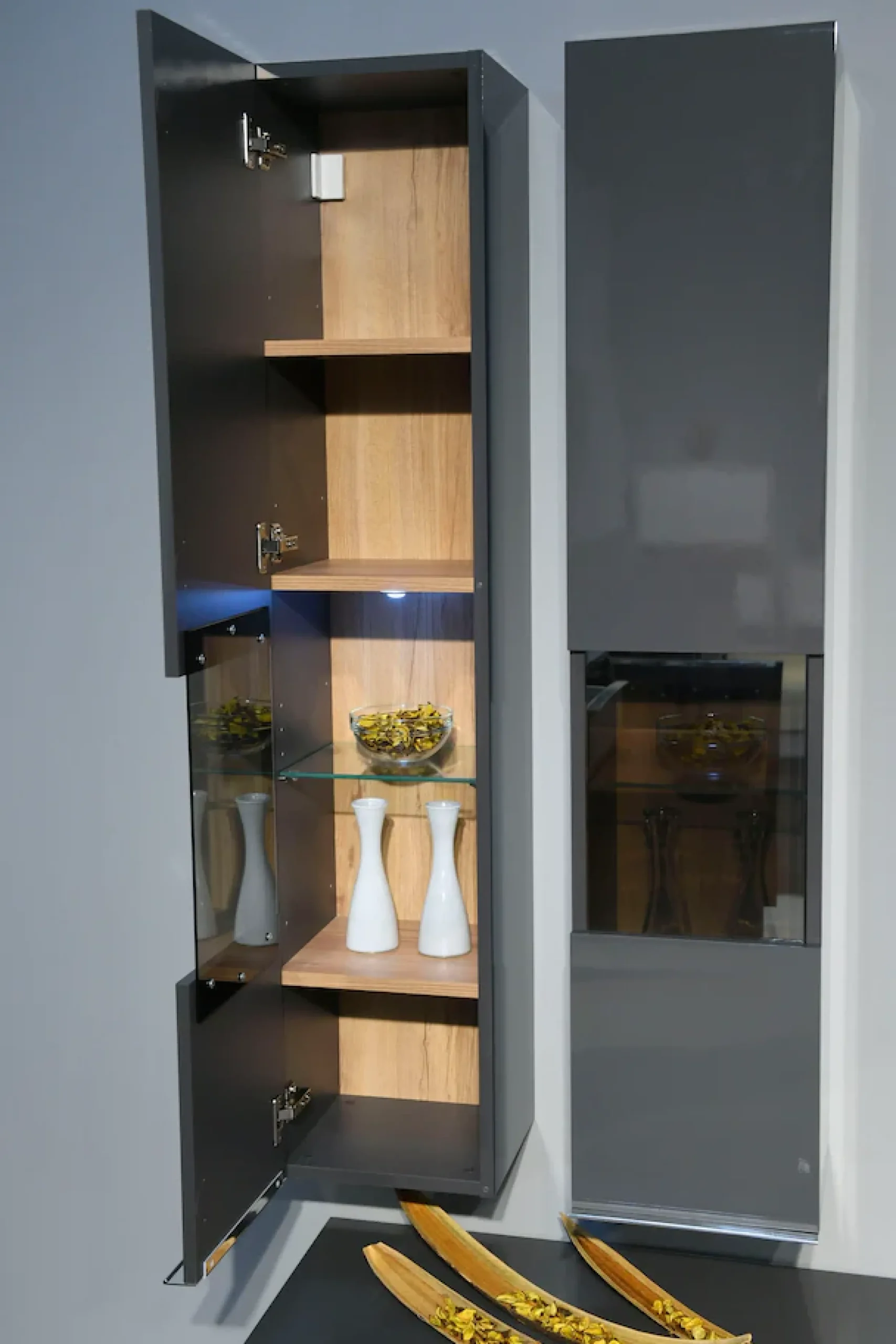 OTTO home Glasvitrine »Onyx« hochwertig UV lackiert, mit Soft-Close-Funktion, Höhe 140cm