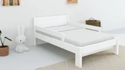 OTTO home Kinderbett »Hero, Massivholzbett, ausziehbar von 140 bis 200 cm, FSC®« 90cm Breite, 140-200cm Liegefläche,massive Kiefer, mit Lattenrost, zeitlose Optik,Rausfallschutz