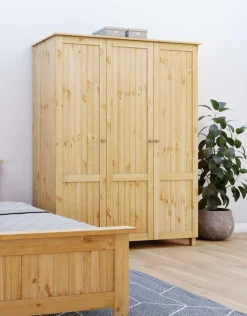 OTTO home Kleiderschrank »Juventus, Drehtürenschrank, Schrank« mit 3 Türen, 143 cm breit, aus massiver Kiefer, FSC®-zertifiziert