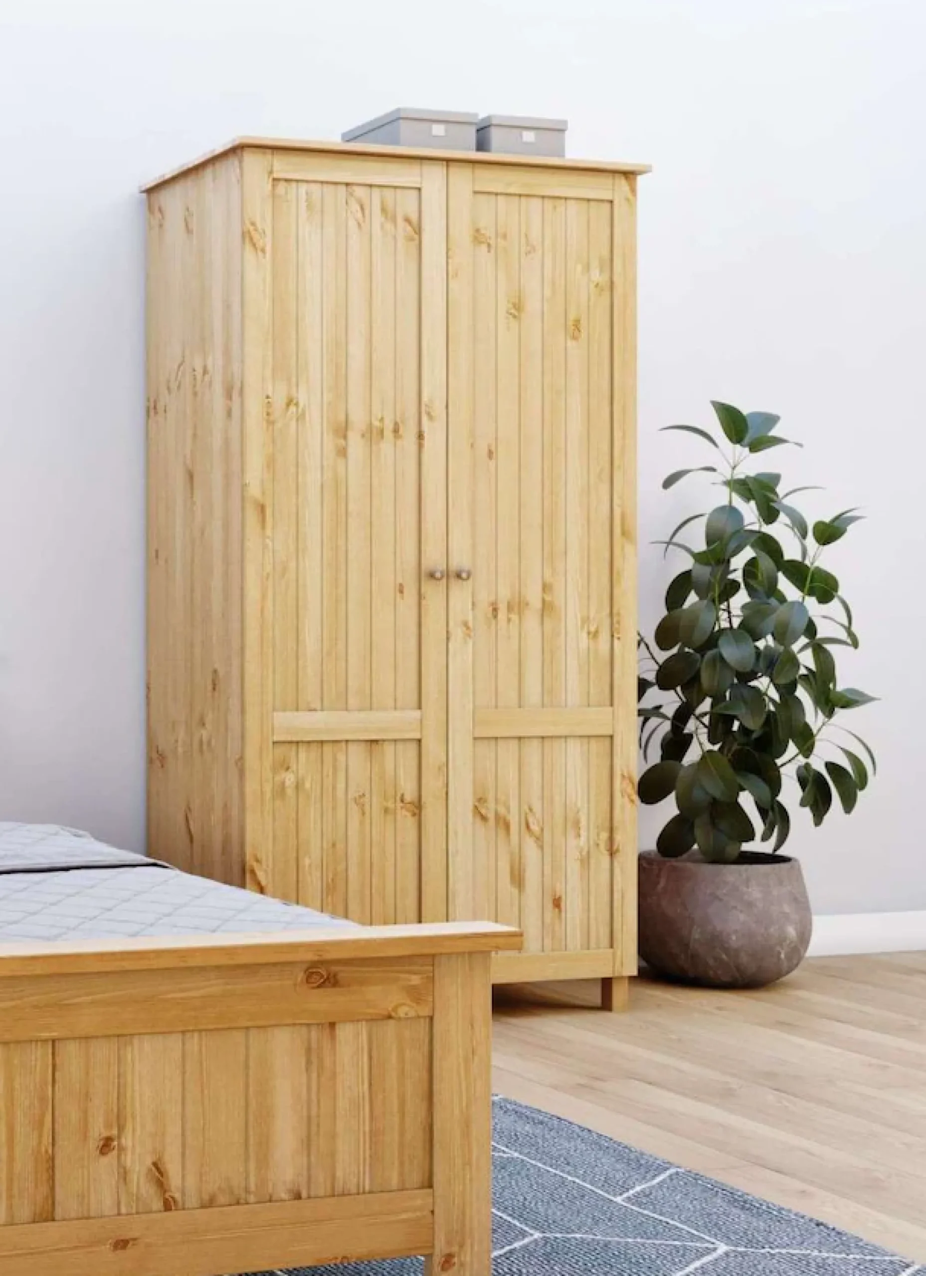 OTTO home Kleiderschrank »Juventus, Drehtürenschrank, Schrank« mit 2 Türen, 97 cm breit, aus massiver Kiefer, FSC®-zertifiziert