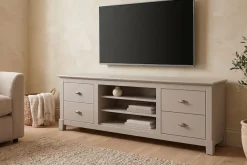 OTTO home Lowboard »Rauna, TV-Bank, TV-Kommode, Landhausstil« Breite 200 cm, FSC®-zertifiziertes Massivholz, Kiefer