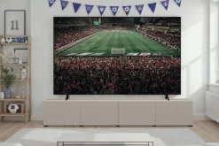 OTTO home Lowboard »Rio, 245 cm breit, 47 cm tief, 4 Türen mit geriffelten MDF Fronten« geriffelte MDF-Fronten, geeignet für bis zu 98-Zoll-TV, viel Stauraum