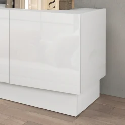 OTTO home Lowboard »VELA, Höhe 60 cm, Breite 225 cm,Design mit schrägen Türen« 1 Stk. tlg. Made in Italy, Hochglanz lackierte Fronten, TV-Board, TV-Kommode
