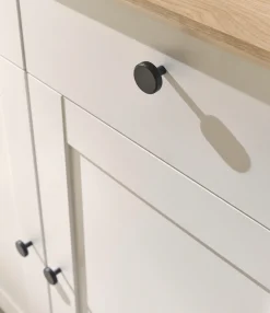OTTO home Sideboard »Brest, Schrank im Landhausstil, Kommode, zeitloses Stauraumelement« schwarze Metallgriffe, ausreichend Stauraum, Glastüren, 204 cm breit