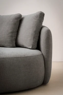 OTTO home 2,5-Sitzer »Kaarl, rundes Loungesofa, Sofa mit Kissen, perfekt gepolstert« Webstoff, in fünf Farben, zeitloses Design, inkl. 5 Rückenkissen