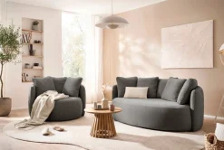 OTTO home 2,5-Sitzer »Kaarl, rundes Loungesofa, Sofa mit Kissen, perfekt gepolstert« Webstoff, in fünf Farben, zeitloses Design, inkl. 5 Rückenkissen