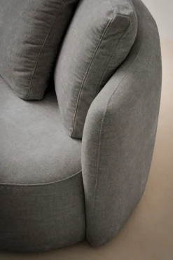 OTTO home 2,5-Sitzer »Kaarl, rundes Loungesofa, Sofa mit Kissen, perfekt gepolstert« Webstoff, in fünf Farben, zeitloses Design, inkl. 5 Rückenkissen