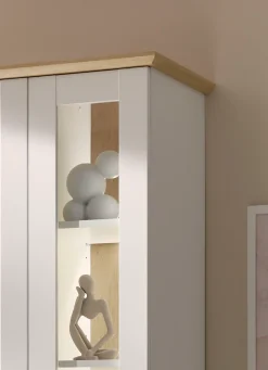 OTTO home Vitrine »Brest, Standvitrine im Landhausstil, Glasvitrine, Vitrinenschrank« schwarze Metallgriffe, ausreichend Stauraum, Glastür, 203 cm hoch