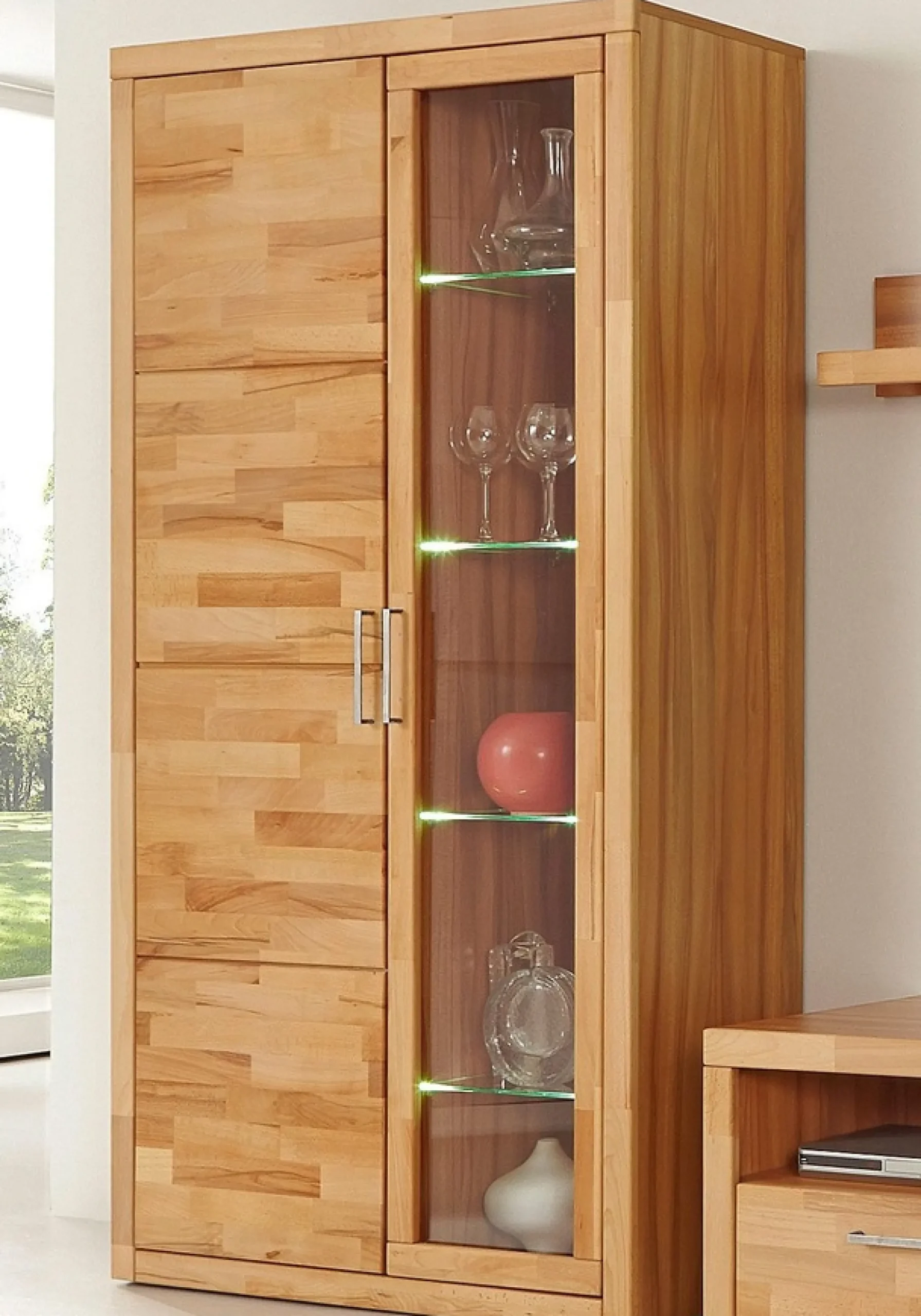 OTTO home Vitrine »LOGO B/T/H: 90/42/190cm,10Fächer, 1 Holztür, 1 Glastür, viel Stauraum« Fronten aus Massivholz, Korpus aus farblich abgestimmter Melamin