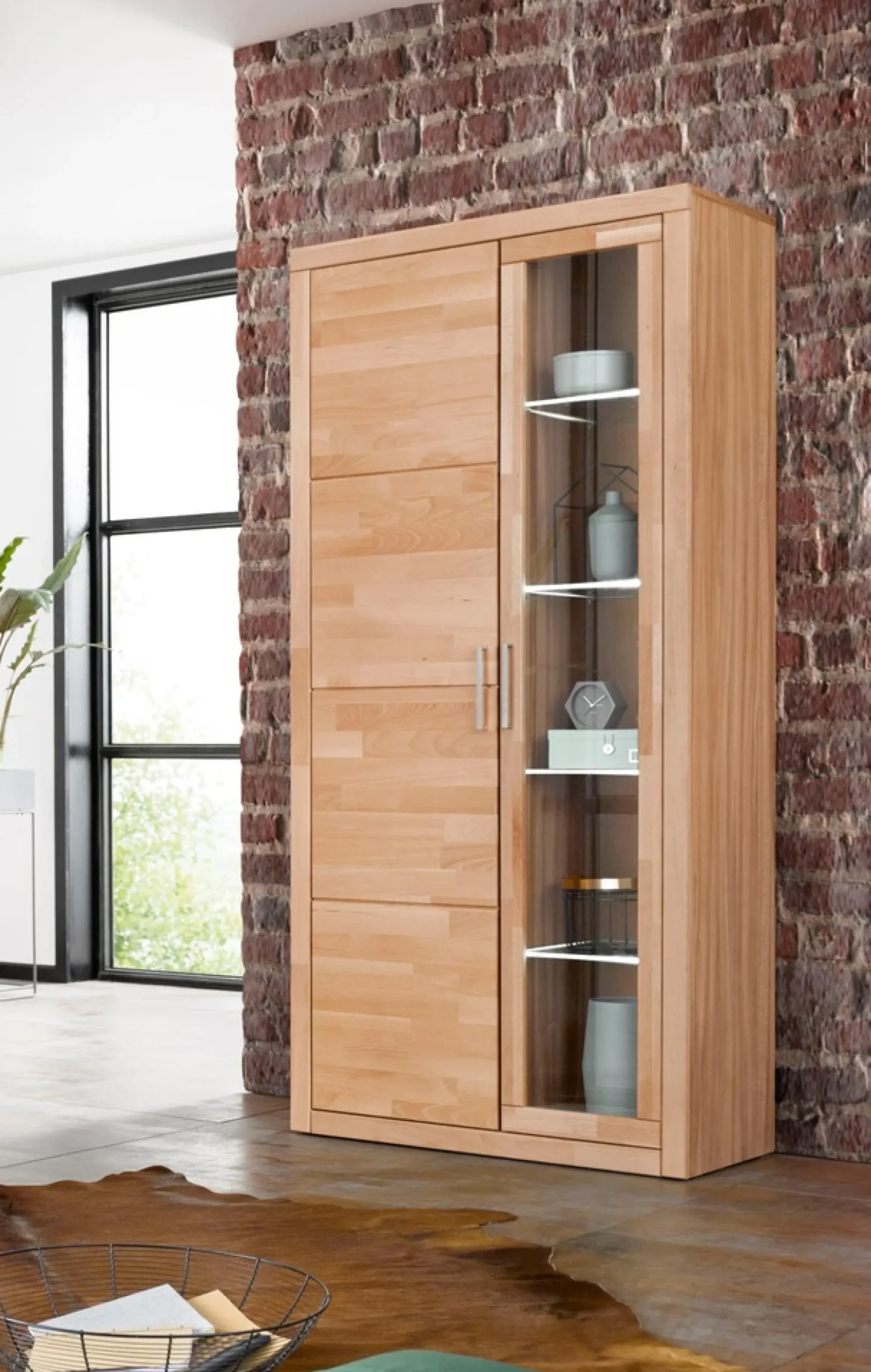 OTTO home Vitrine »LOGO B/T/H: 90/42/190cm,10Fächer, 1 Holztür, 1 Glastür, viel Stauraum« Fronten aus Massivholz, Korpus aus farblich abgestimmter Melamin