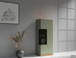 OTTO home Vitrine »Ribe,125cm hoch,4 Fächer,1Glasboden variabel einsetzbar« Oberplatte Eiche massiv,dunkles Glas, schwarze Metall Griffe