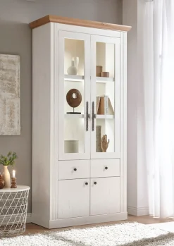 OTTO home Vitrine »Westminster, Hochschrank im Landhausstil, Glasvitrine, Stauraumelement« Metallgriffe, ausreichend Stauraum, in 2 Farben erhältlich