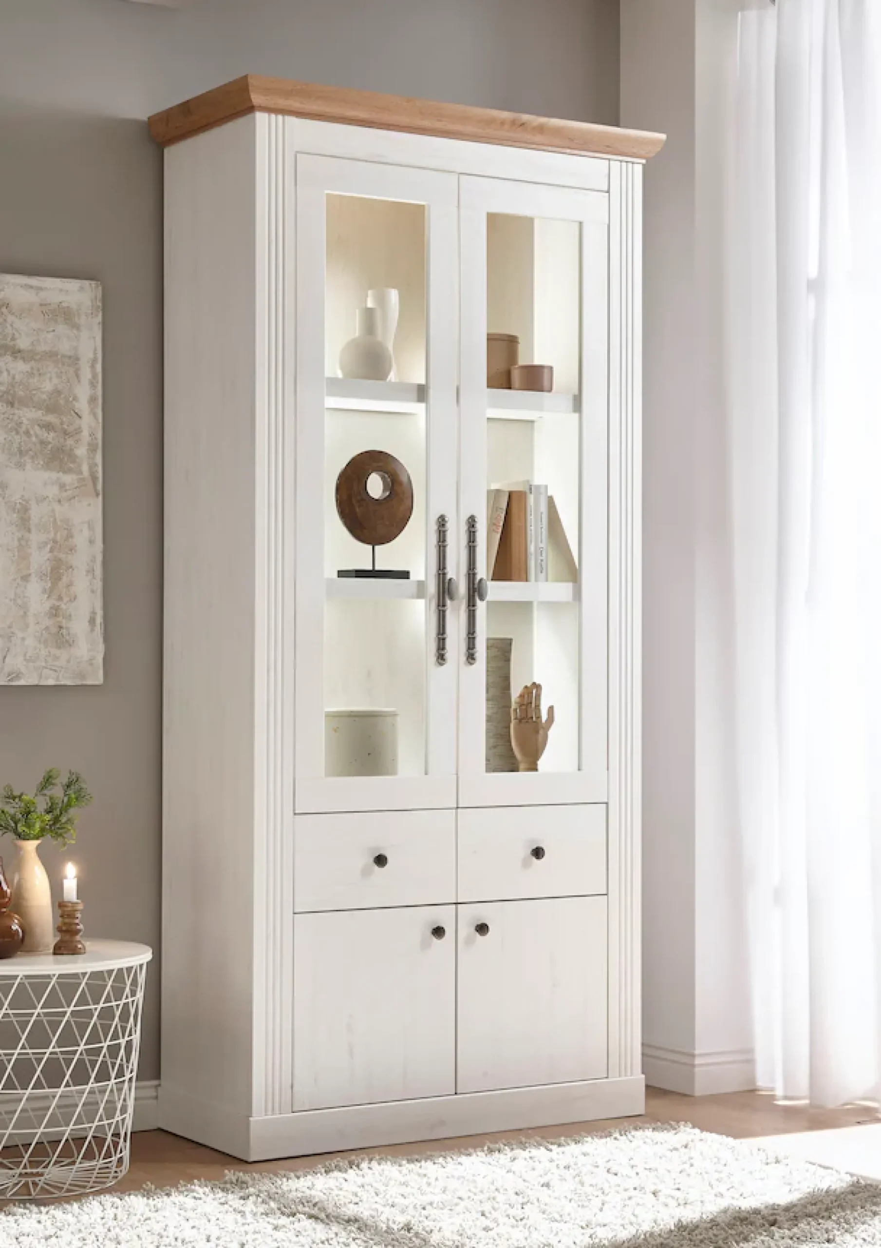 OTTO home Vitrine »Westminster, Hochschrank im Landhausstil, Glasvitrine, Stauraumelement« Metallgriffe, ausreichend Stauraum, in 2 Farben erhältlich