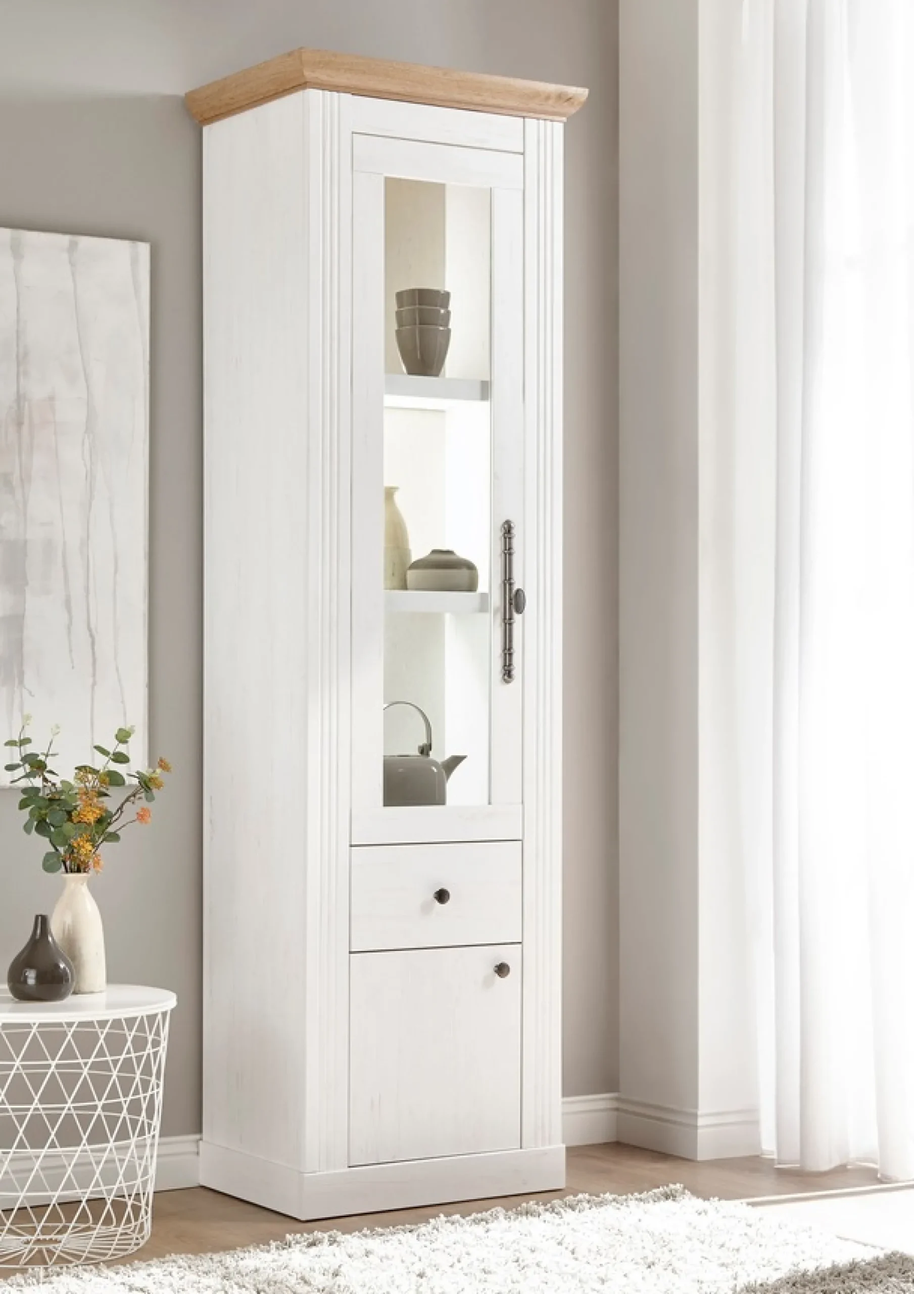 OTTO home Vitrine »Westminster, Hochschrank im Landhausstil, Glasvitrine, Stauraumelement« Metallgriffe, ausreichend Stauraum, in 2 Farben erhältlich