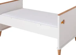PAIDI Kinderbett »LOTTE & FYNN Steiff by PAIDI, Weiß mit Eiche Massivholz« inkl. Lattenrost, umbaubares Gitterbett, 4-fach höhenverstellbar