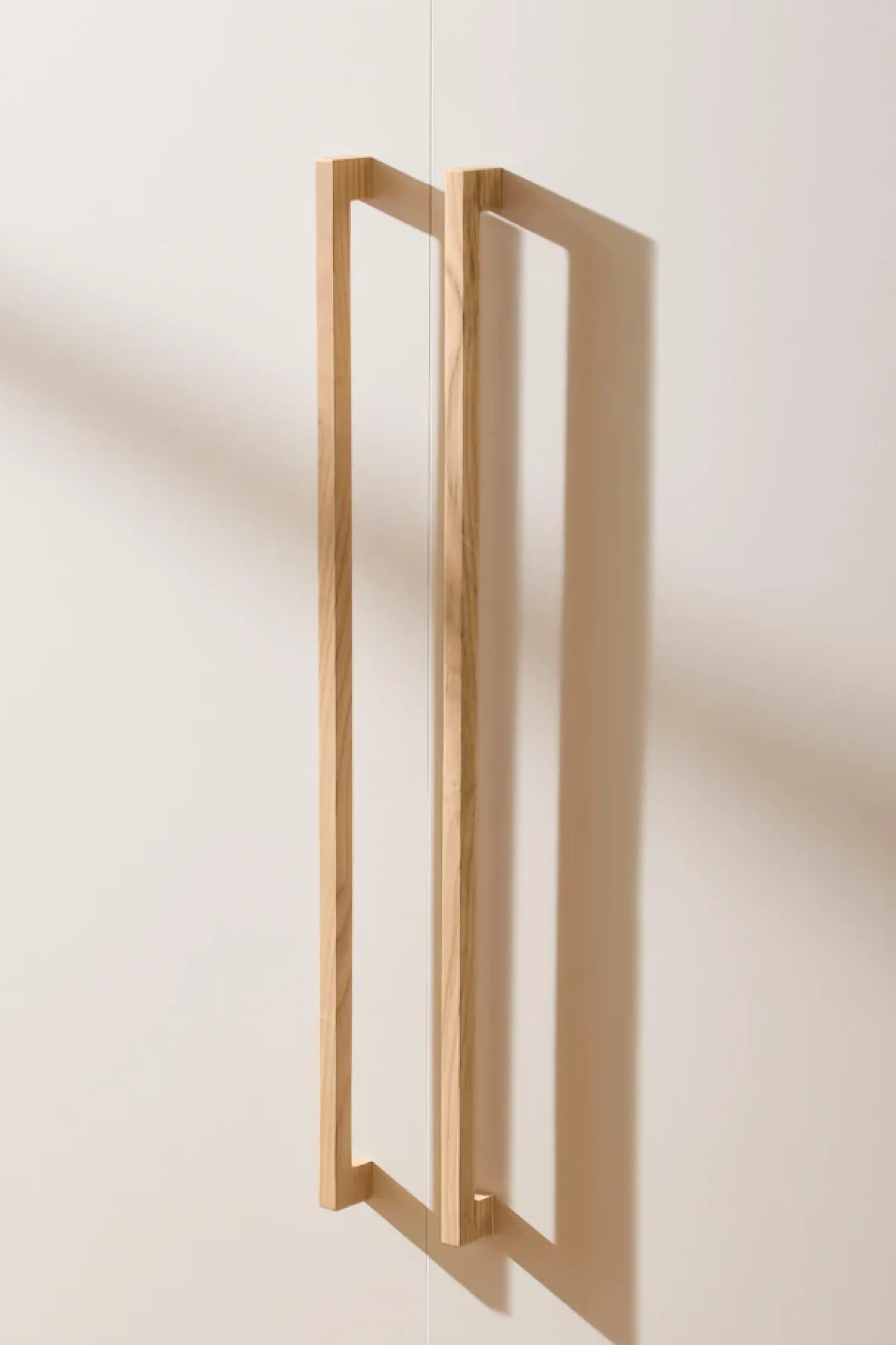 PAIDI Kleiderschrank »STIENE in Beige oder Grau, 3 Türen und 1 Schublade mit Soft-Close« B/H/T ca. 170/200/57cm,inkl Kleiderstange + Einlegeböden, Kleiderschrank mit Eiche Massivholz