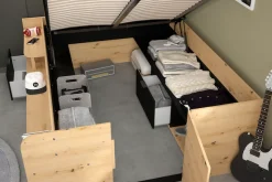 Parisot Stauraumbett »Travel, maximaler Stauraum, wie ein begehbarer Kleiderschrank« Ablageflächen, hydraulischer Bettkasten mit Regalen, Schublade, Tür
