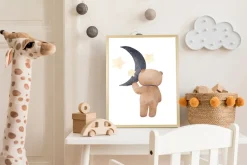 queence Bild mit Rahmen »Bär mit Halbmond« Bilder vom Sternenhimmel | Bär | Bären | Stern | Sterne | Teddy | Tiere 1 Stk. tlg. HD Premium Posterdruck mit Echtholzrahmen