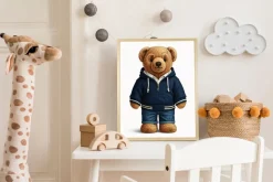 queence Bild mit Rahmen »Teddy Bär mit Jeans und Hoody« Bär | Bären | Fashion | Figuren | Mode | Modebilder HD Premium Poster-Druck inkl. Echtholzrahmen in beige