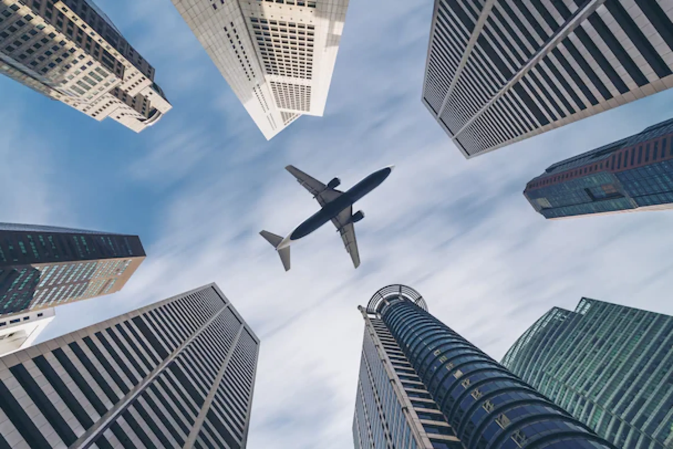 queence XXL-Wandbild »Akustikbild Flugzeug Wolkenkratzer« Architektonische Elemente | Flugzeuge | Frankfurt am Main | Gebäude | Himmel | Himmelsbilder 1 Stk. tlg. Einfache Akustiklösung ohne Baumaßnahme, Schalldämmung, Paneele