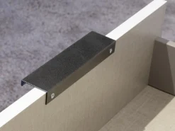 rauch Drehtürenschrank »Kleiderschrank Schrank Garderobe Wäscheschrank NAGATA mit Spiegel« in 3 verschiedenen Ausstattungen BASIC/CLASSIC/PREMIUM,und Schubladen sowie Stangengriffen TOPSELLER MADE IN GERMANY