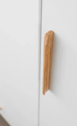 rauch Kleiderschrank »Drehtürenschrank Schrank Garderobe Ankleide SKANDI BY QUADRA SPIN« Breiten: 181/226/271 cm, Höhe 210 cm,im Landhaus-Stil mit Massivholzgriffen aus Wildeiche, mit Schubladen