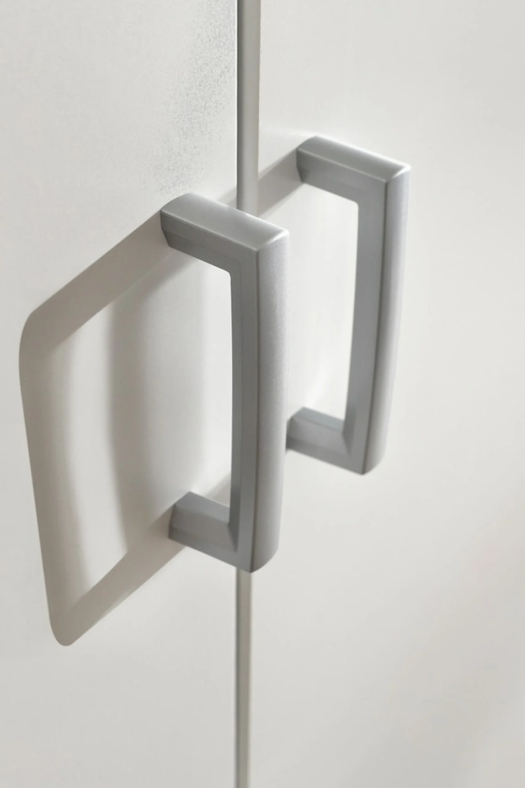rauch Kleiderschrank »Schrank Garderobe Ankleide GAMMA Breiten 181/271 cm« in 3 Ausstattungen BASIC/CLASSIC/PREMIUM (inkl. SOFT-CLOSE-Funktion),mit Spiegel TOPSELLER MADE IN GERMANY