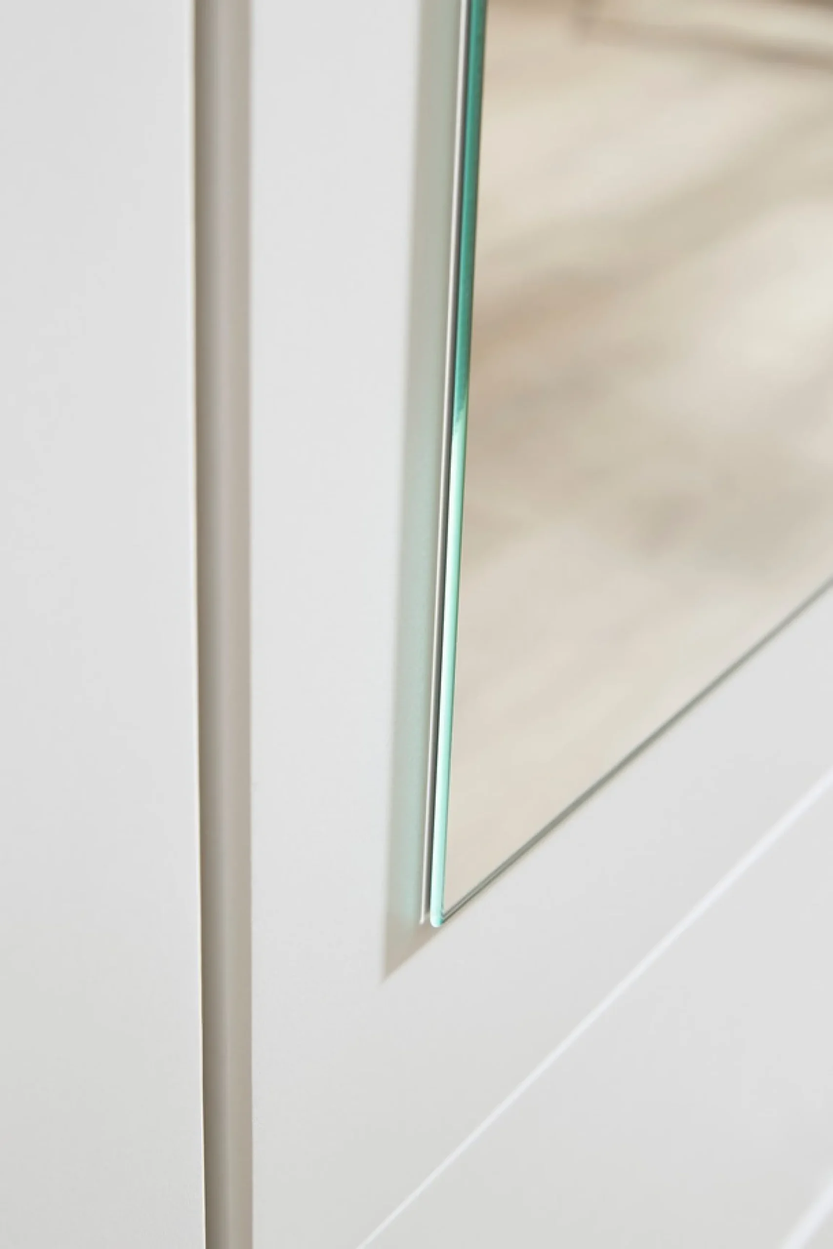 rauch Kleiderschrank »Schrank Garderobe Ankleide GAMMA Breiten 181/271 cm« in 3 Ausstattungen BASIC/CLASSIC/PREMIUM (inkl. SOFT-CLOSE-Funktion),mit Spiegel TOPSELLER MADE IN GERMANY