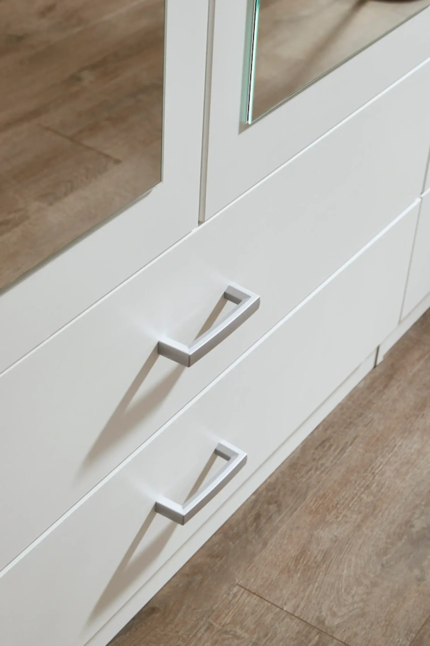 rauch Kleiderschrank »Schrank Garderobe Ankleide GAMMA Breiten 181/271 cm« in 3 Ausstattungen BASIC/CLASSIC/PREMIUM (inkl. SOFT-CLOSE-Funktion),mit Spiegel TOPSELLER MADE IN GERMANY