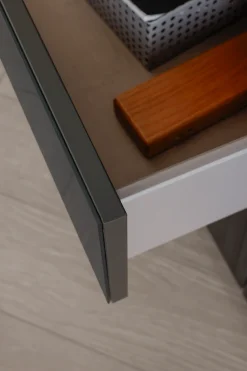 rauch Kombikommode »Kommode Türkommode Sideboard Kombikommode FLIPP mit Glasfront« Breite 200 cm mit 2 Einlegeböden,3-türig, 3 Schubladen, Soft-Close-Funktion, Oberboden und Front Glas