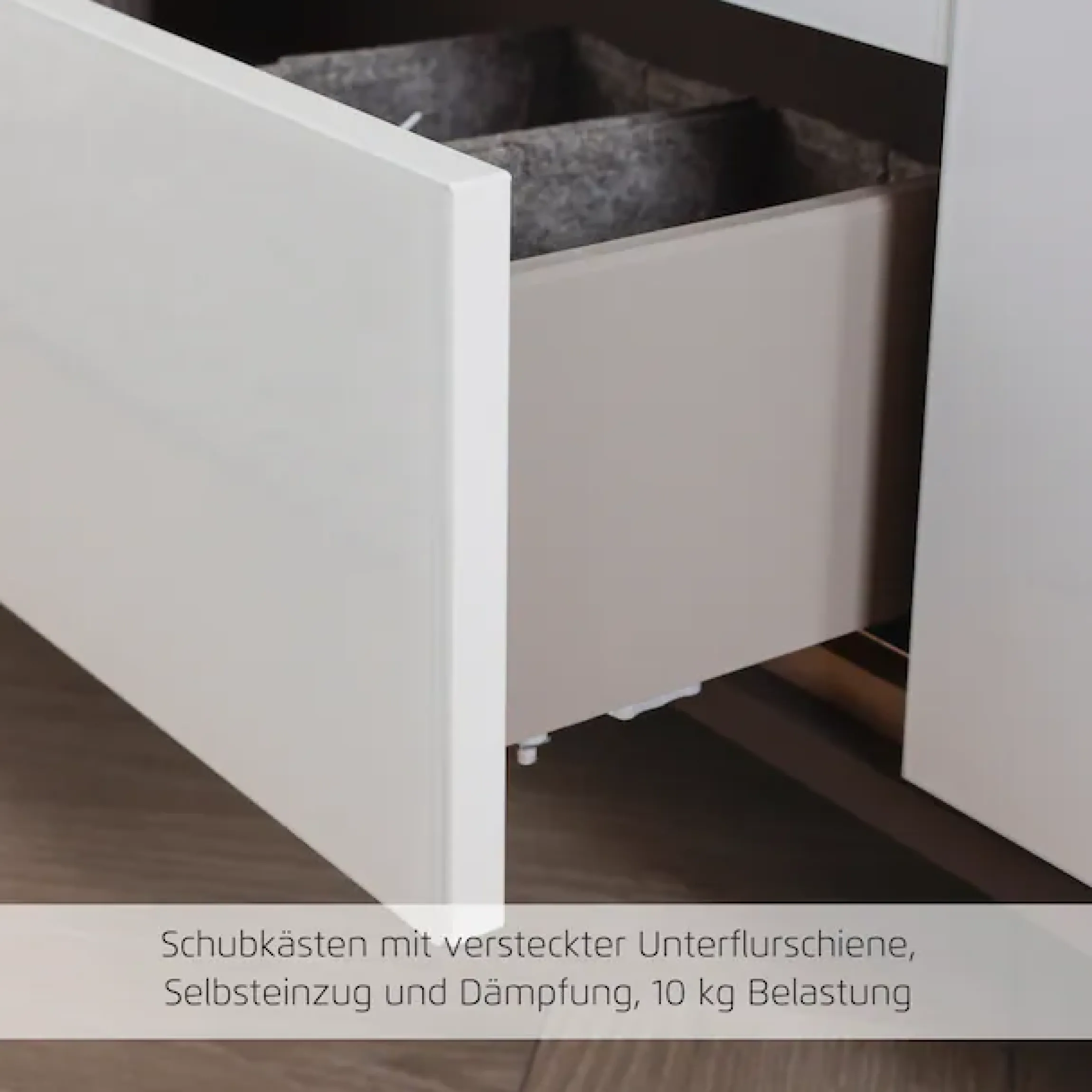 rauch Kombikommode »Sideboard Schubkommode Kommode MONTCLAR Front Dekor/Hochglanz/Glas« Breite 160 / Höhe 81 cm, 2 Einlegeböden, inkl. Soft-Close-Funktion,2-türig, 4 geräumige Schubladen, viele Griffvarianten MADE IN GERMANY
