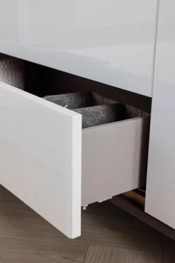 rauch Schubkastenkommode »Kommode Türkommode Sideboard Kombikommode FLIPP mit Glasfront« Breite 120 cm mit 2 Einlegeböden,1-türig mit 5 Schubladen und Soft-Close-Funktion sowie Glasfront