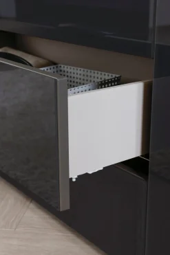 rauch Schubkastenkommode »Kommode Türkommode Sideboard Kombikommode FLIPP mit Glasfront« Breite 120 cm mit 2 Einlegeböden,1-türig, 5 Schubladen, Soft-Close-Funktion, Oberboden und Front Glas