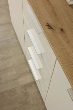 rauch Schubkastenkommode »Sideboard Kommode Kombikommode KOLUNA mit Glasfront« Breite 120 cm mit hochwertiger Glasfront,vier große Schubladen, mit insgesamt 4 Einlegeböden MADE IN GERMANY