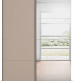 rauch Schwebetürenschrank »Kleiderschrank Schrank Garderobe Schlafzimmerschrank SCALE-FYRA« edle viergeteilte Türen mit Spiegel und vielen Farben MADE IN GERMANY
