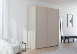 rauch Schwebetürenschrank »Kleiderschrank Schrank Garderobe Schlafzimmerschrank SCALE-FYRA« edle viergeteilte Türen viele Farben und Griff-Farben MADE IN GERMANY