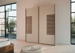 rauch Schwebetürenschrank »Kleiderschrank Schrank Garderobe Schlafzimmerschrank BAREA« Front mit Auflage in moderner Lamellen-Optik MADE IN GERMANY