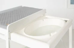 roba® Bade- und Wickelregal »Style, Baby Pool, weiß« bis 11 kg inkl. herausziehbarer Badewanne und Wickelauflage silbergrau 58 cm
