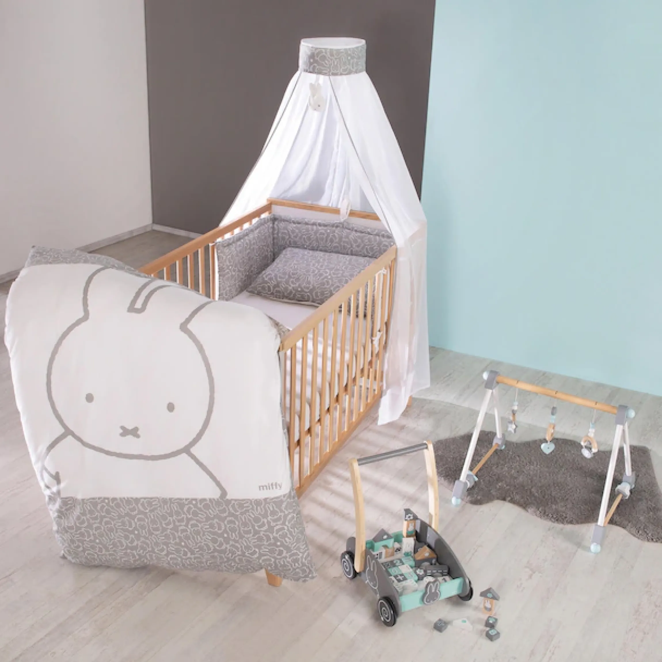 roba® Himmelbettgarnitur »miffy®« 4-tlg., mit Bettwäsche, Nestchen und Himmel