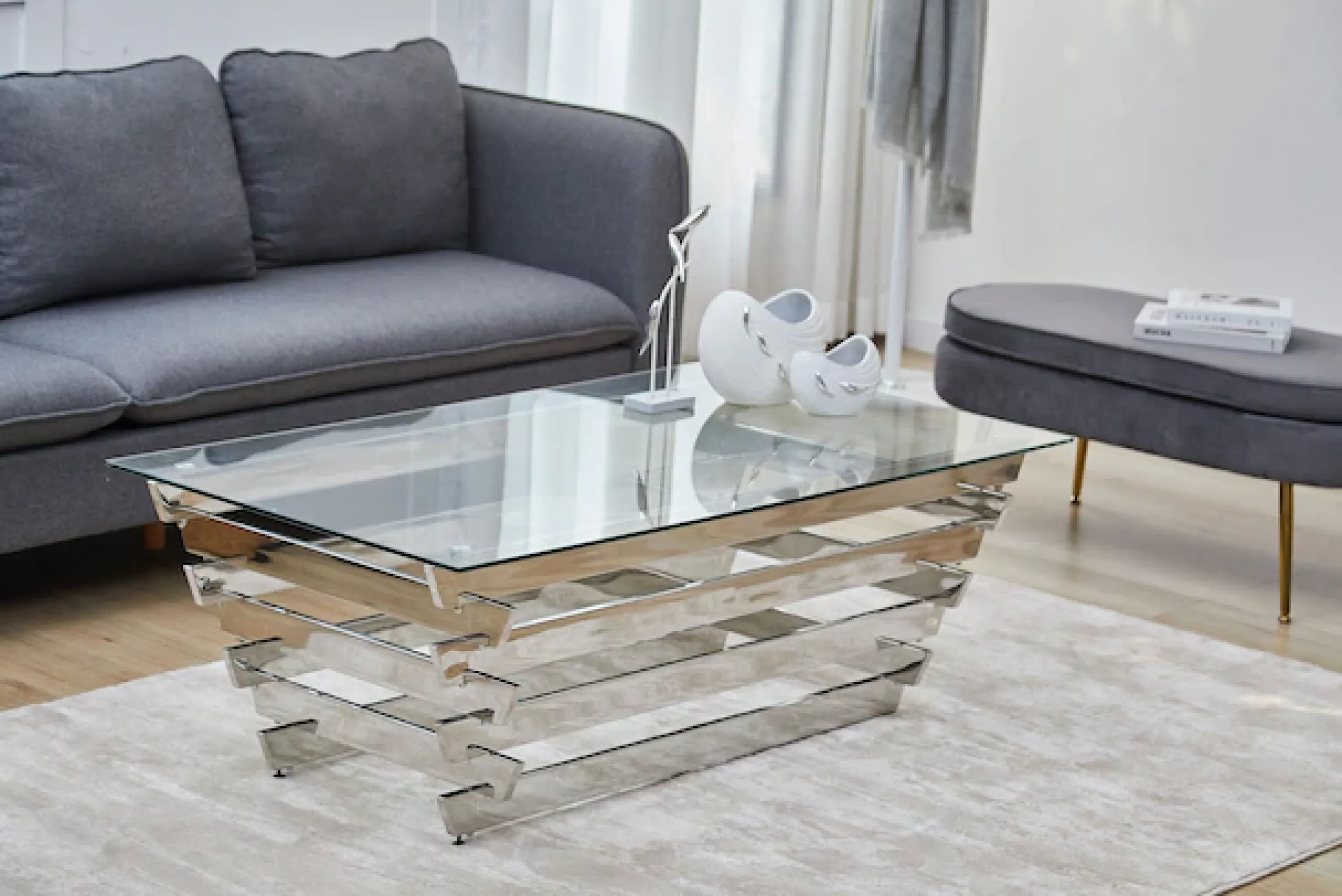 SalesFever Couchtisch »Eleganter Tisch für Wohnzimmer« Edles Design-Gestell aus rostfreiem Stahl